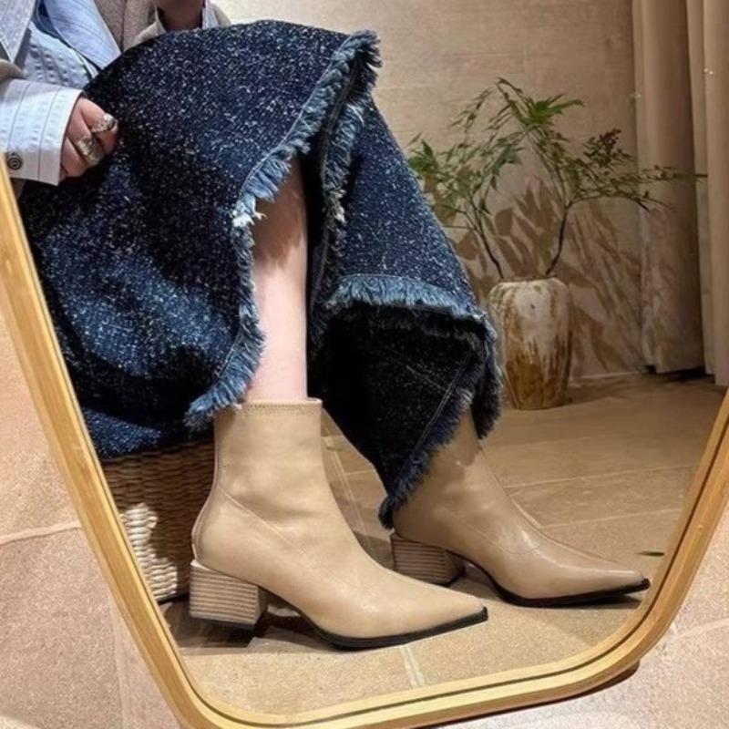 Street Fashion Winter 2026 - 2026 Street Style Designer Vintage Pointed